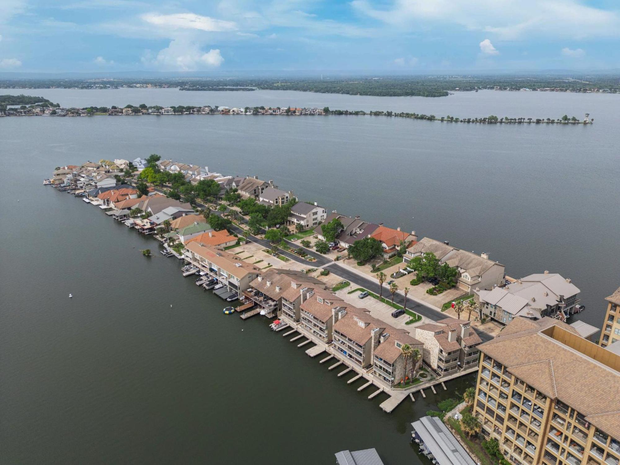 Cape Terrace Waterfront Oasis Villa Horseshoe Bay Exterior photo